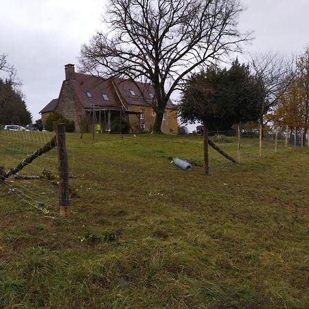Chez Renou Et Prosperou Maison Typique Du Sarladait Saint-Genies Bagian luar foto