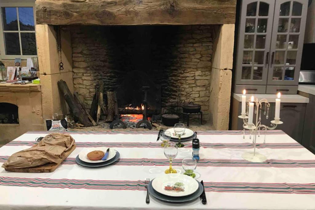 Chez Renou Et Prosperou Maison Typique Du Sarladait Saint-Genies Bagian luar foto