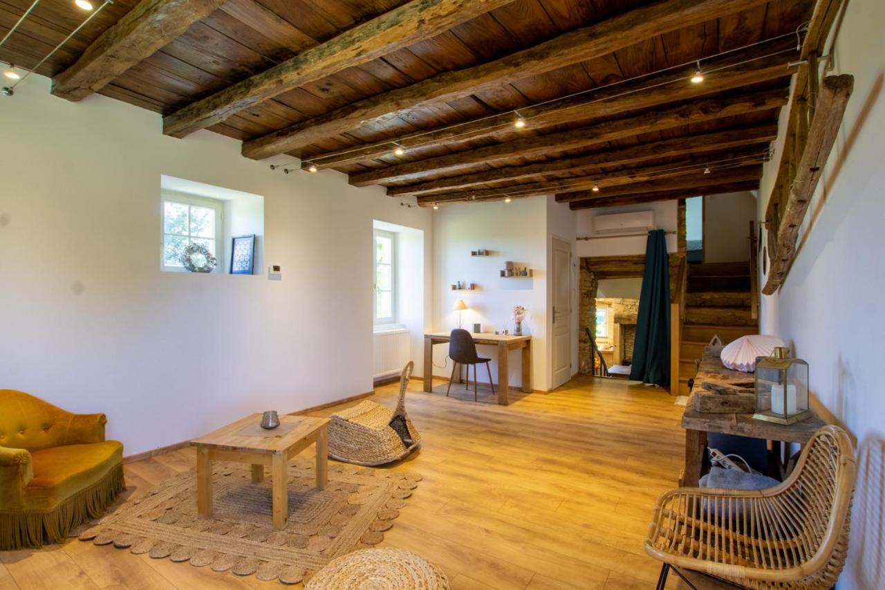 Chez Renou Et Prosperou Maison Typique Du Sarladait Saint-Genies Bagian luar foto